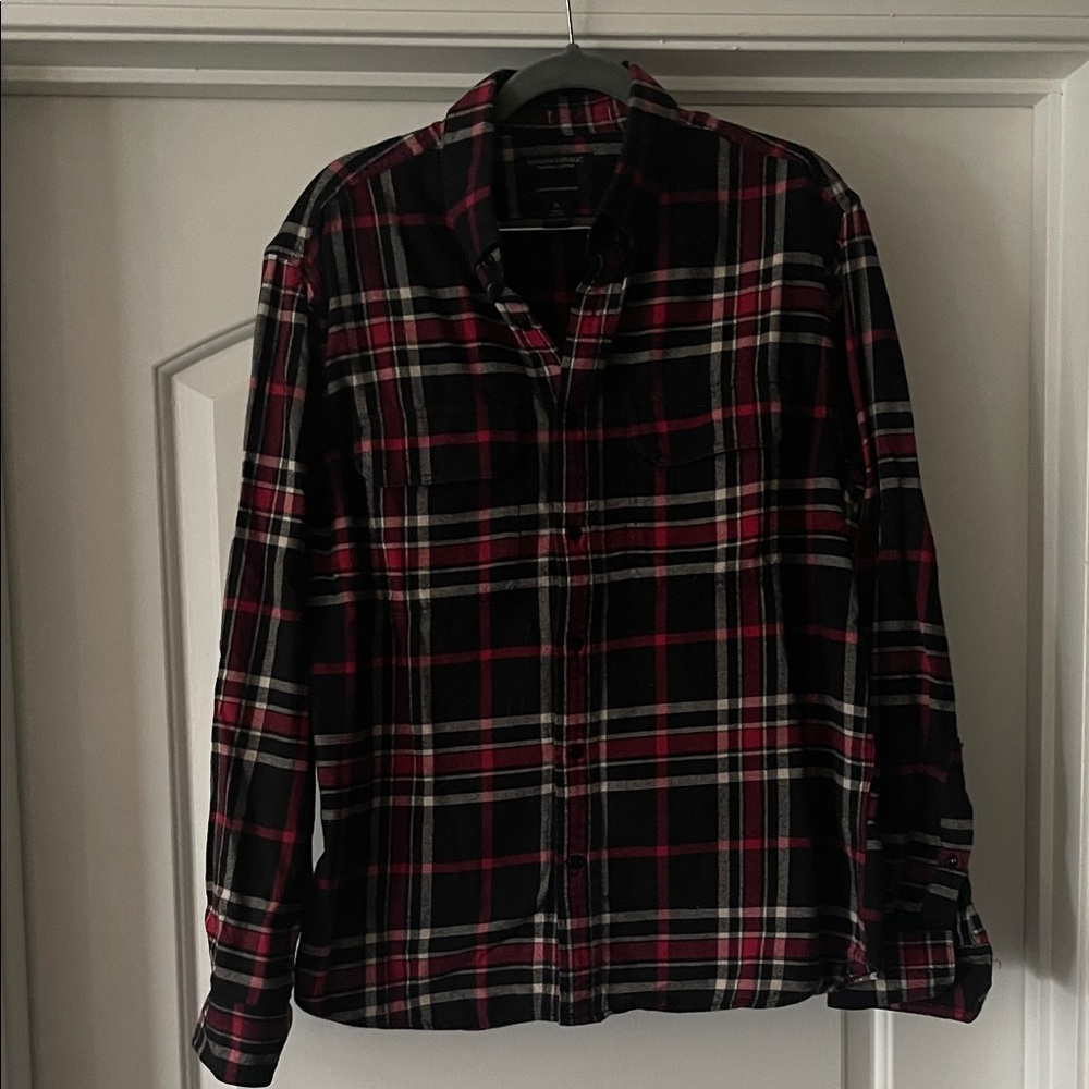 Banana Republic Men’s Black and Red Plaid Shirt